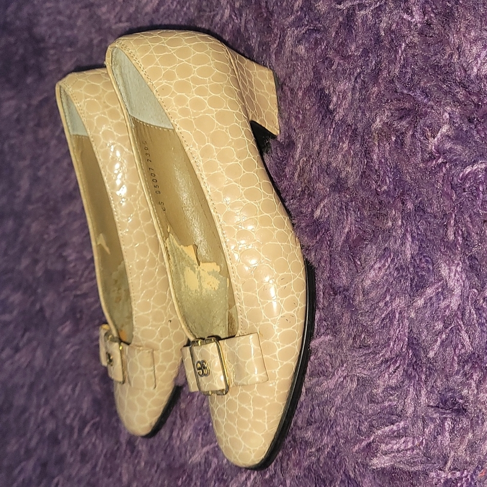 Sandals - Picture 3 of 3